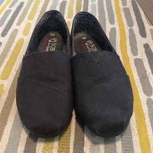 Sketchers BOBS. women’s size 6w.